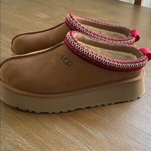 UGG Tan Platform Slippers with Red Accents
